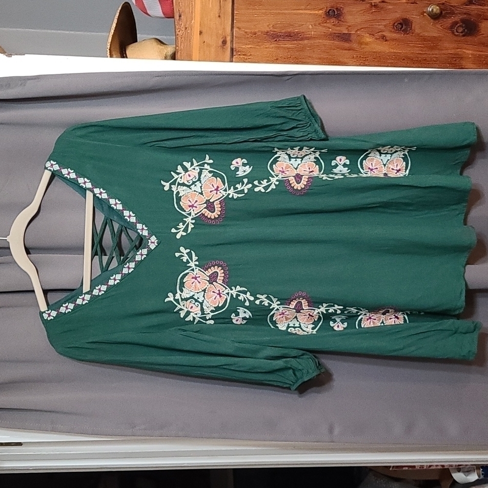 BoHo Embroidered Women's Blouse Tunic Dark Green Floral V-neck Size S EUC‎